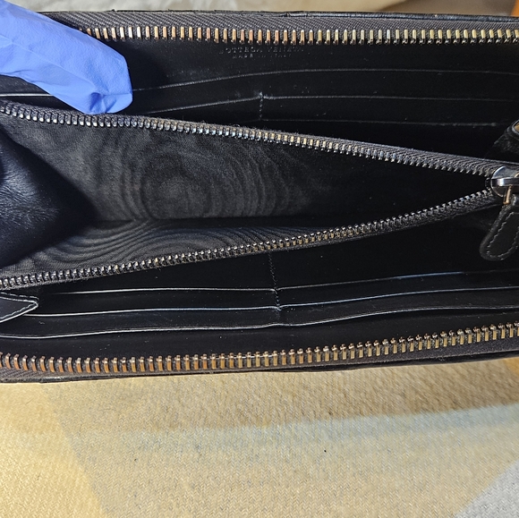 ￼￼Bottega Veneta Intrecciato Zip-Around Wallet (Vintage quality) - Picture 14 of 15